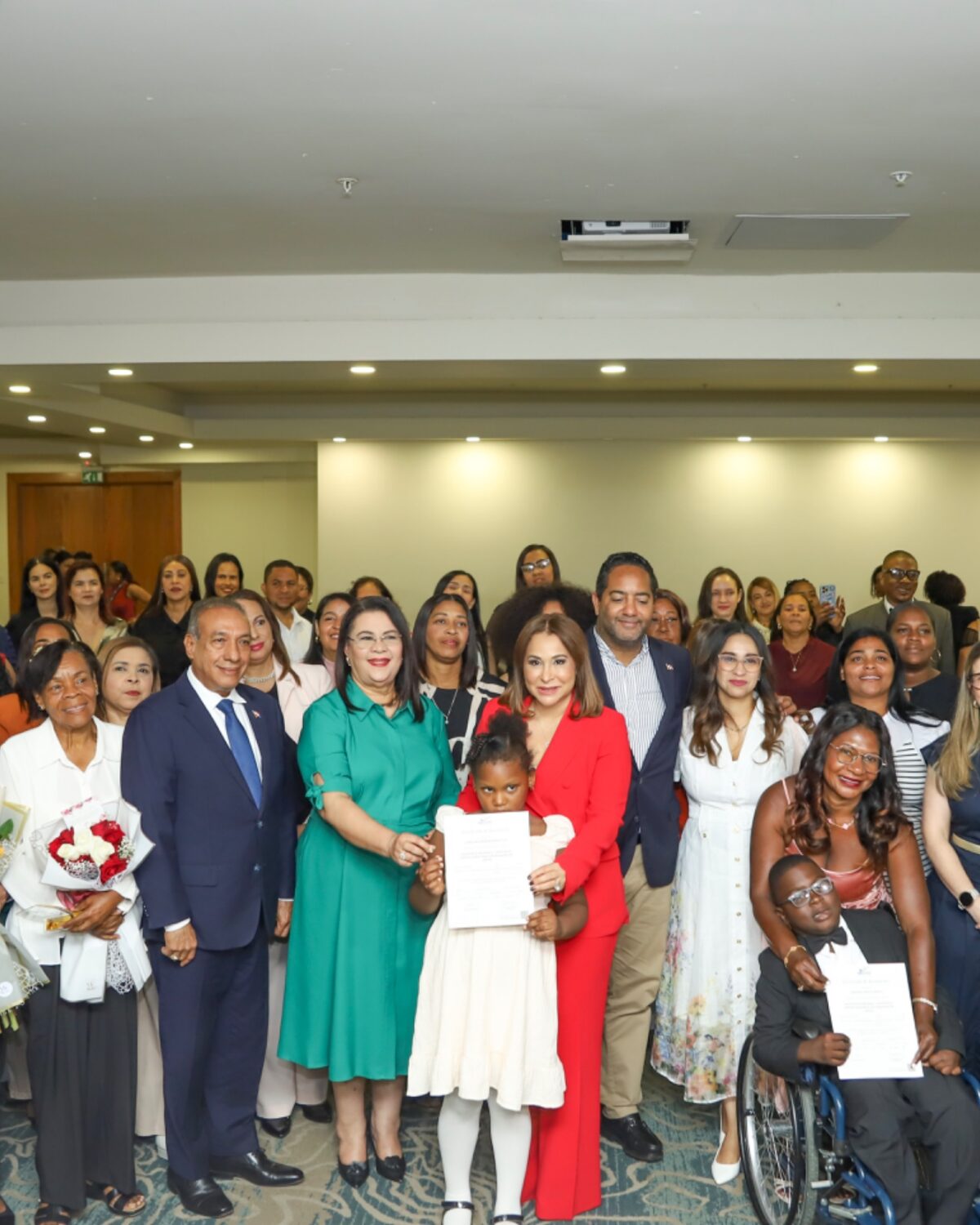 Supérate impulsa formación en cuidados inclusivos y gradúa a padres de niños con discapacidad