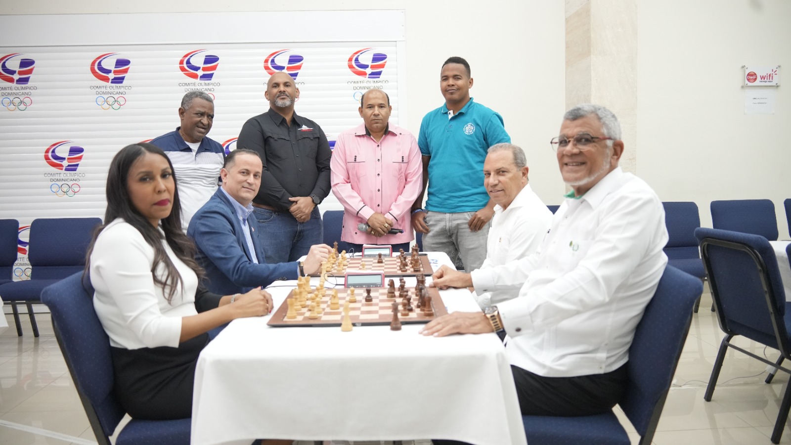 Federación Dominicana de Ajedrez reconoce a Omayra Aybar y Roberto Santana en la apertura del Campeonato Nacional Superior 2026