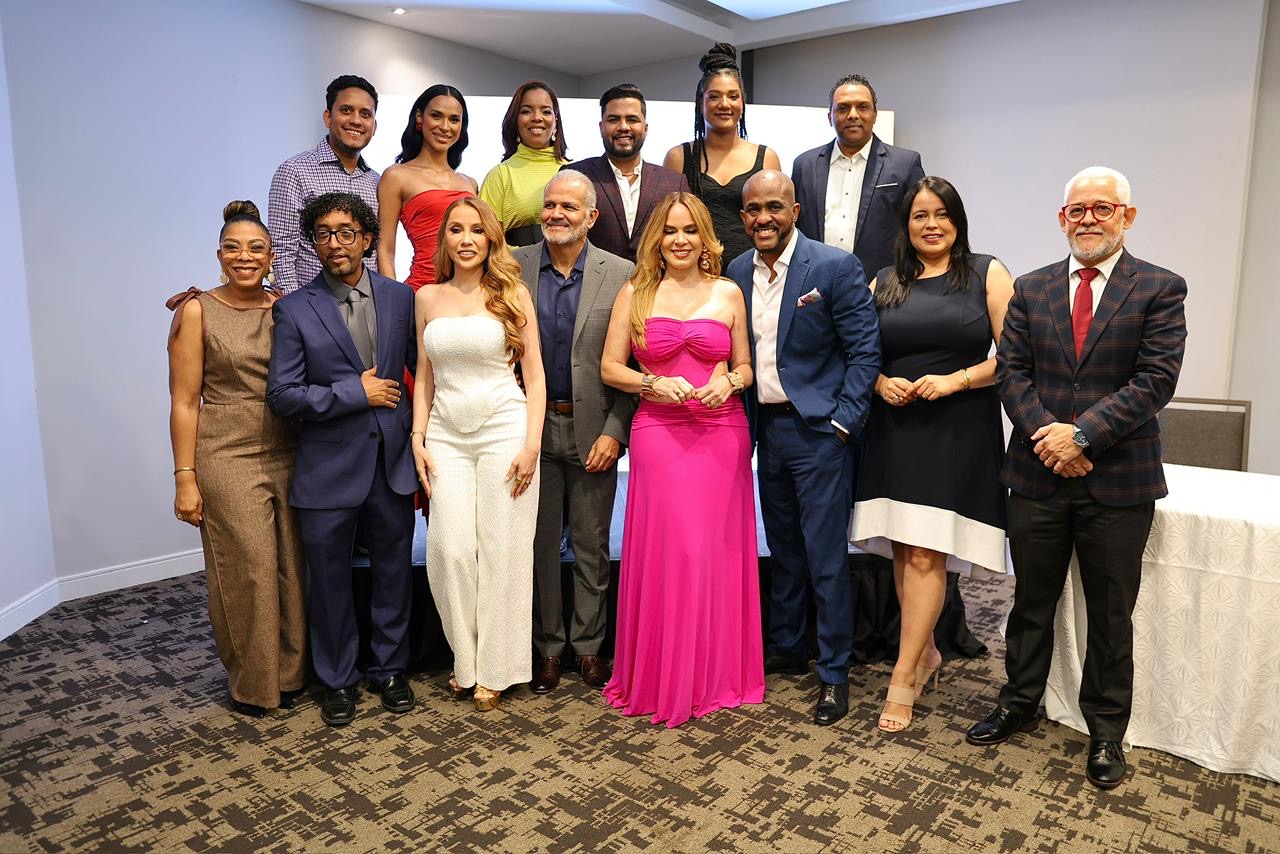 Brenda Sánchez y Carlos Alfredo Fatule encabezan “El Domingo es Mío”, nueva propuesta televisiva dominical