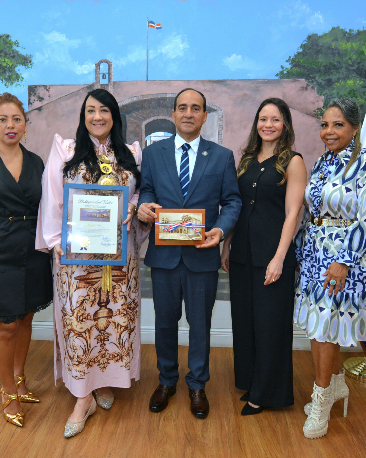 Miami-Dade y Consulado Dominicano reconocen trayectoria internacional de Giannina Azar