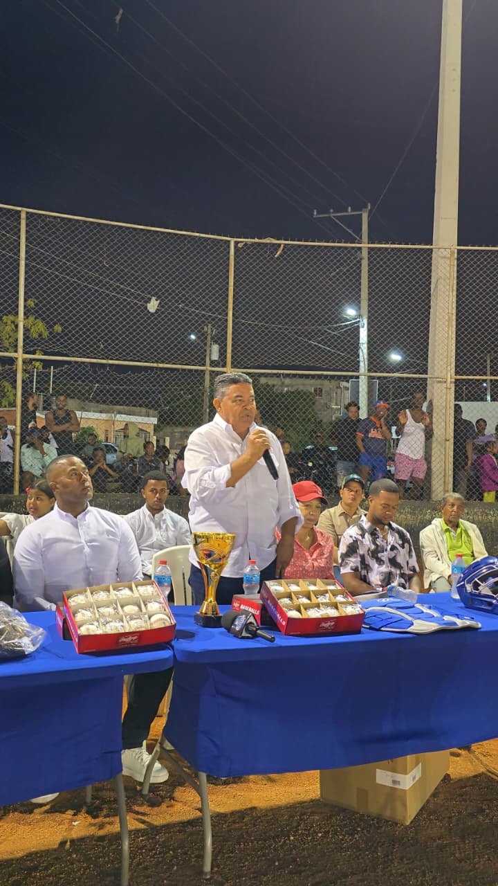 DCNB y Edeeste iluminan y equipan el Estadio de Los Tanquecitos