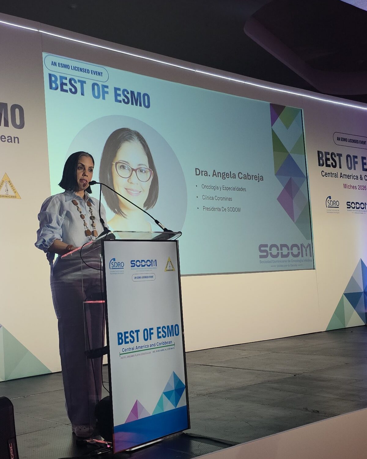 Oncólogos actualizan en RD terapias innovadoras contra el cáncer en evento científico regional
