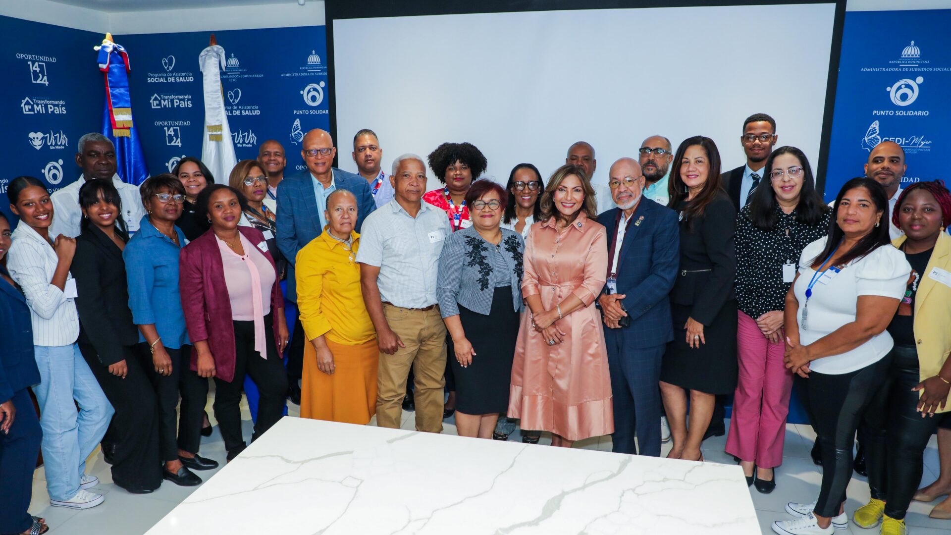 Gobierno fortalece programas sociales con alianza estratégica junto a ONG