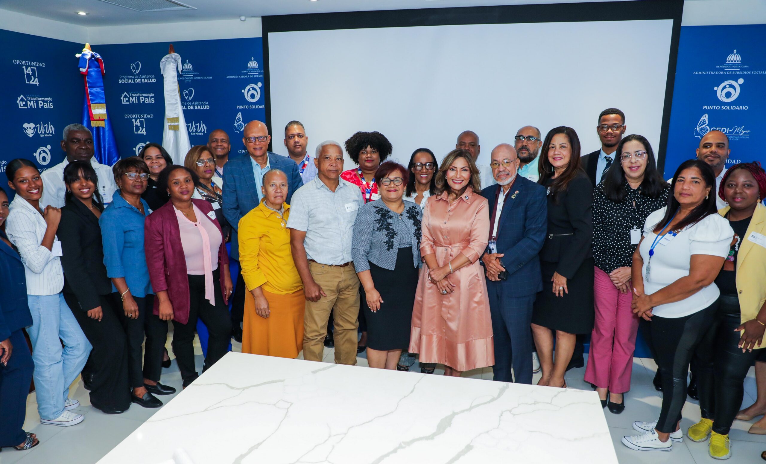 Gobierno fortalece programas sociales con alianza estratégica junto a ONG