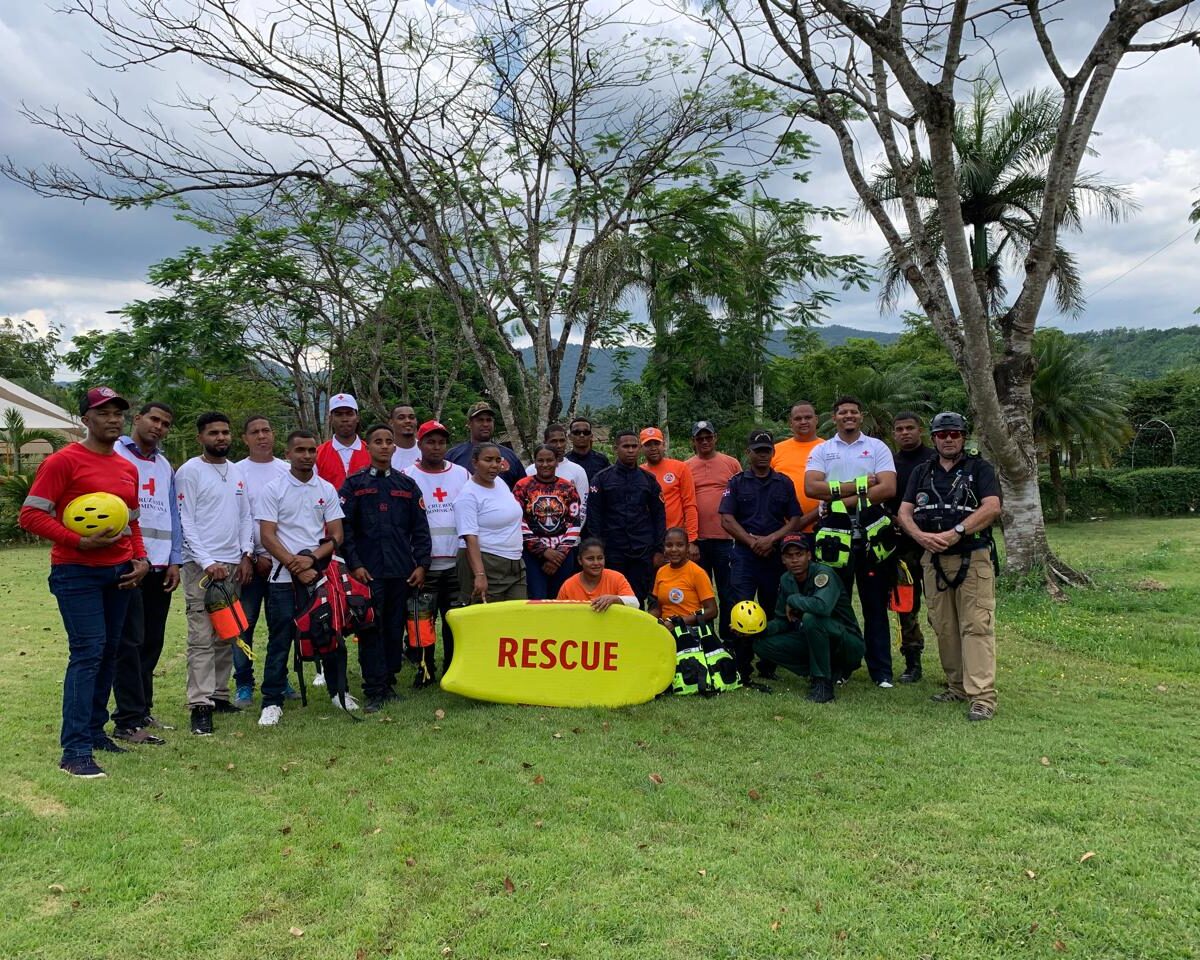 Barrick Pueblo Viejo fortalece organismos de emergencia con capacitación en rescate acuático