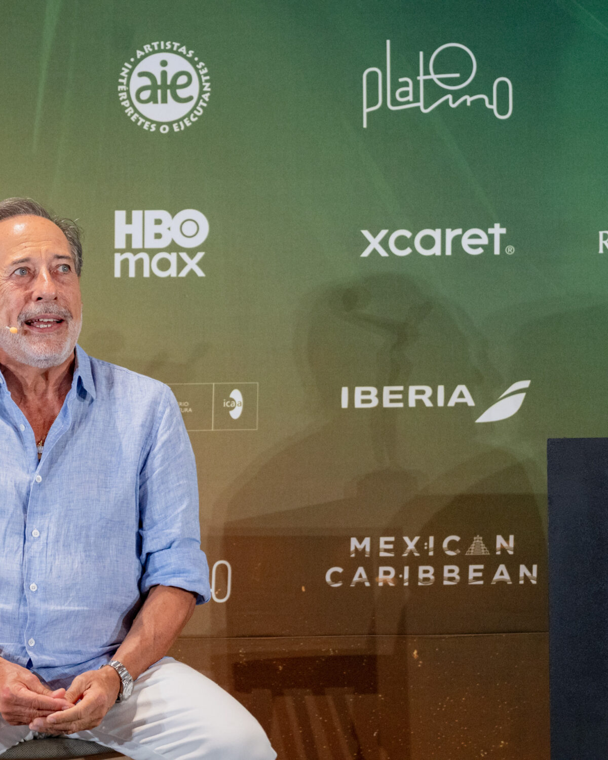 Guillermo Francella recibe homenaje en Premios PLATINO Xcaret 2026 por su trayectoria en el cine iberoamericano