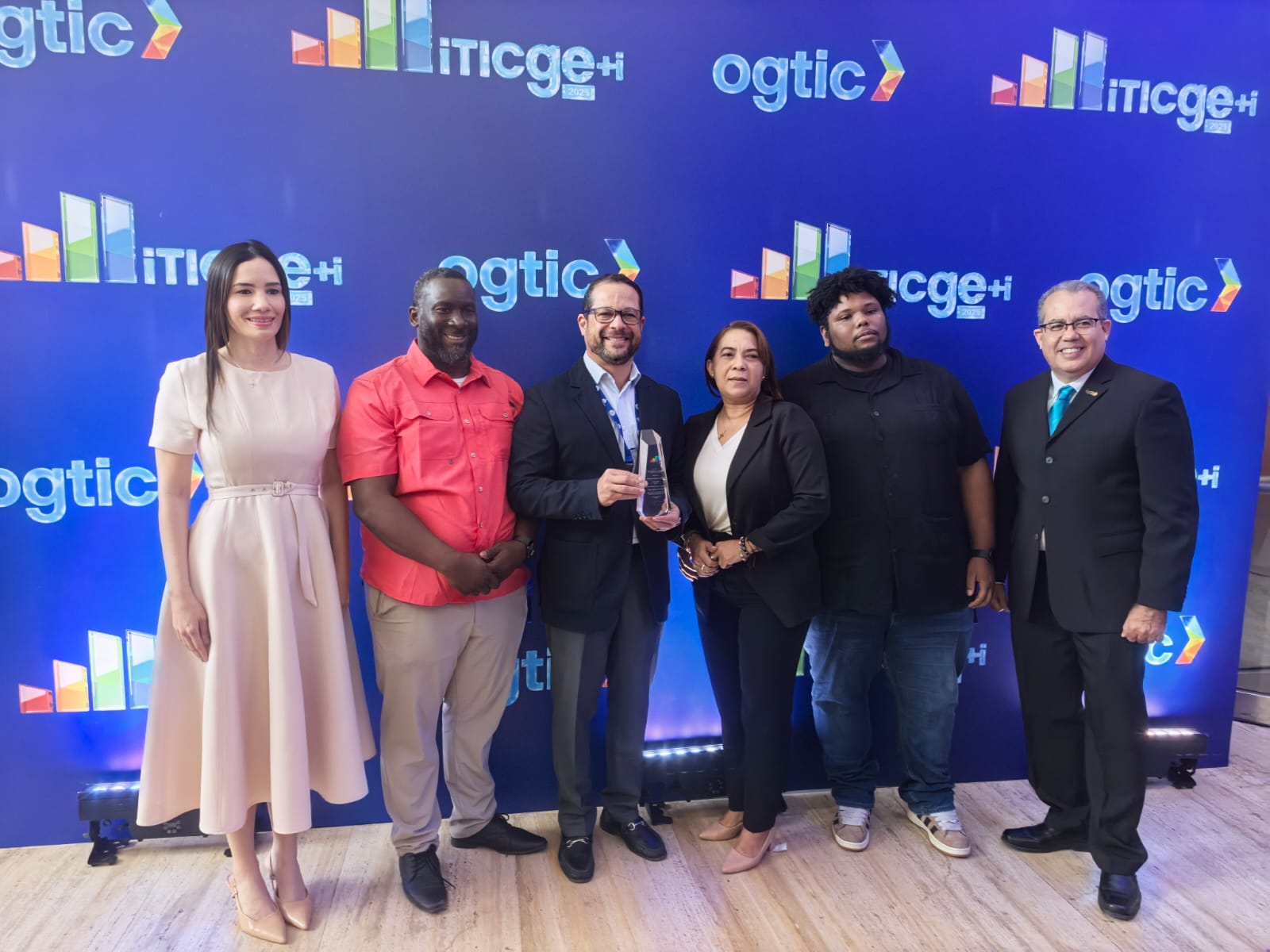 Ministerio de Interior y Policía recibe reconocimiento Mejor Desempeño en Innovación en iTICge 2025