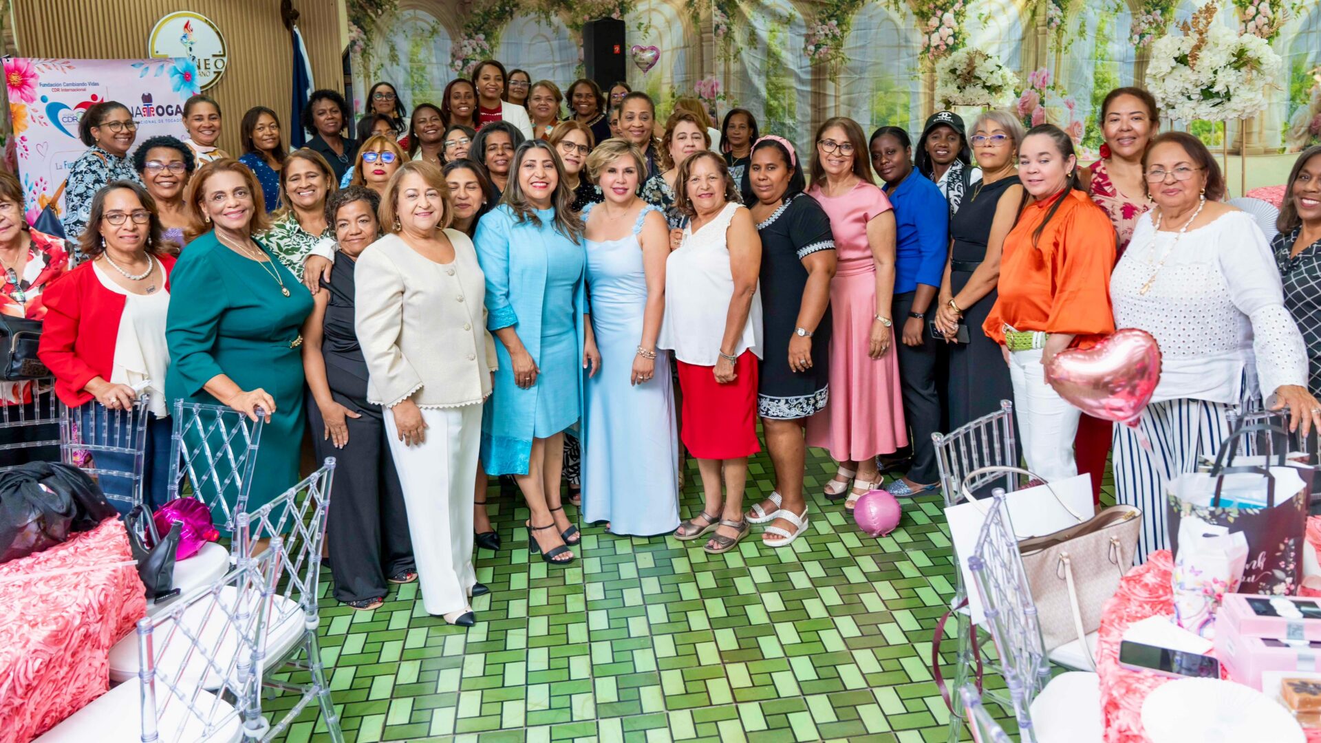 UNATOGA y Fundación Cambiando Vidas realizan emotivo reconocimiento a las madres dominicanas