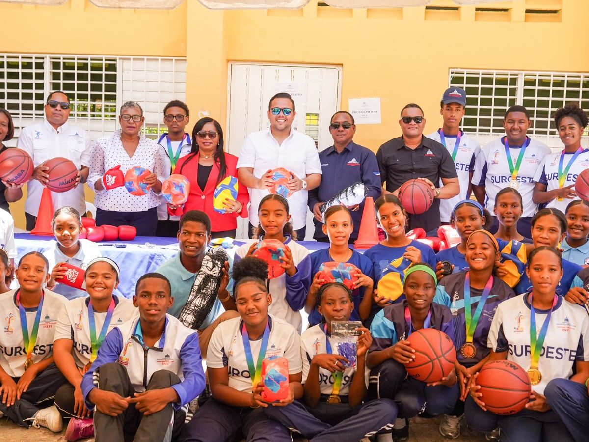 INEFI impulsa el deporte escolar en la frontera con la gran gira de utilería deportiva a 10 centros educativos en su segunda semana