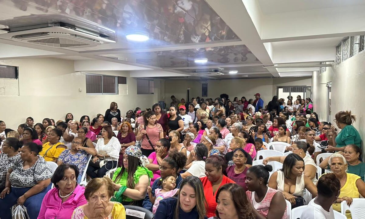 Fuerza del Pueblo en Santiago celebra a las madres con emotivo acto de reconocimiento