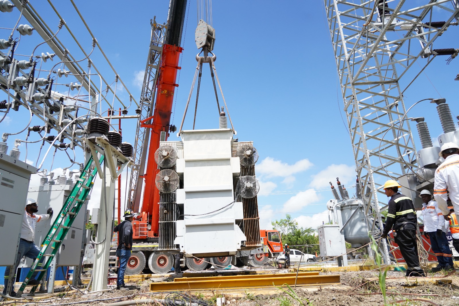 Edesur multiplica capacidad de servicio en Elías Piña con puesta en operación de transformador de potencia en Subestación Eléctrica