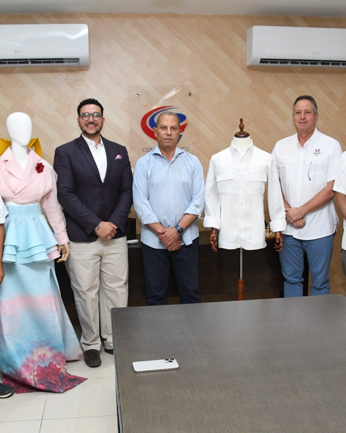 Abanderados, oficiales y delegados lucirán diseños de Lagares en inauguración JCC 2026