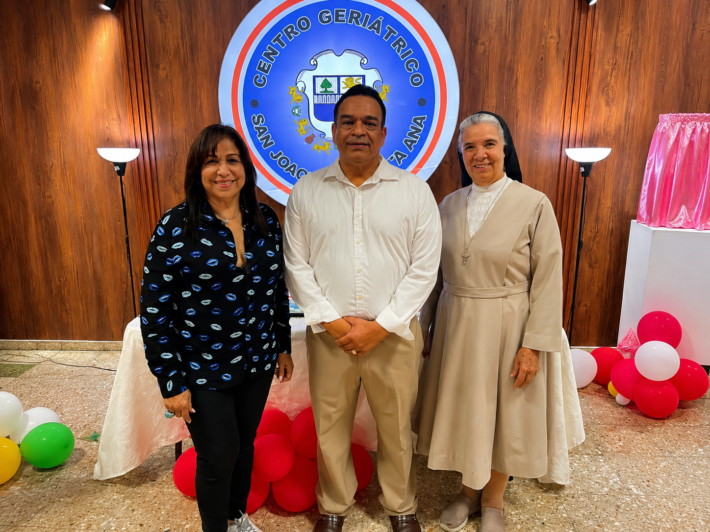 José Rubén Gonell homenajea a madres envejecientes con emotiva jornada de solidaridad en La Vega