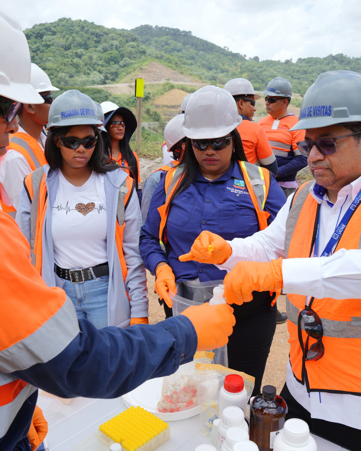 Barrick Pueblo Viejo consolida alianza de transparencia con más de 40 comunidades en jornada de monitoreo ambiental participativo