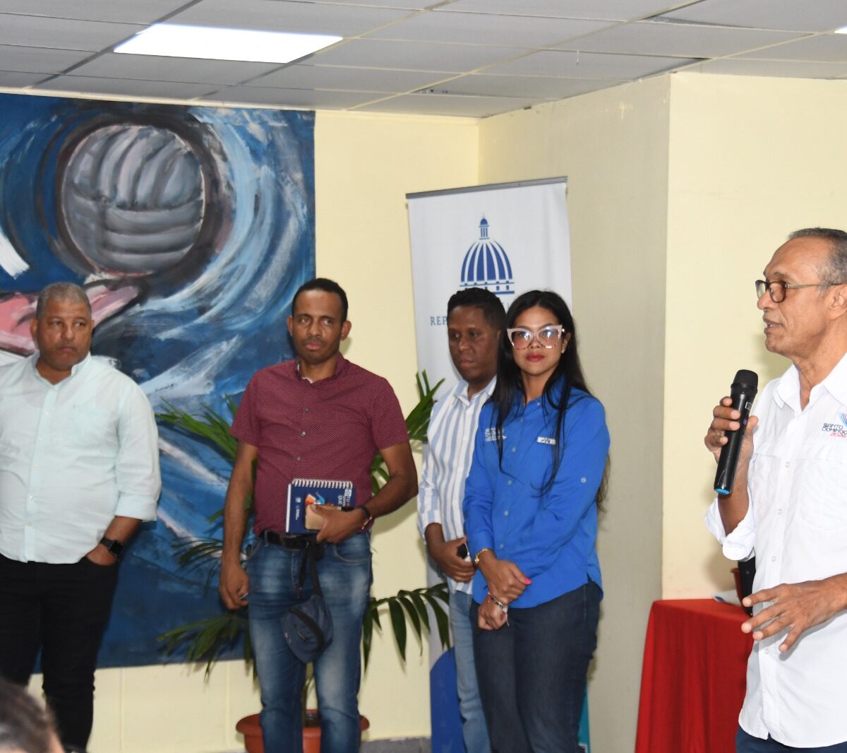 Inicia capacitación de voluntarios médicos y de control de dopaje para Santo Domingo 2026