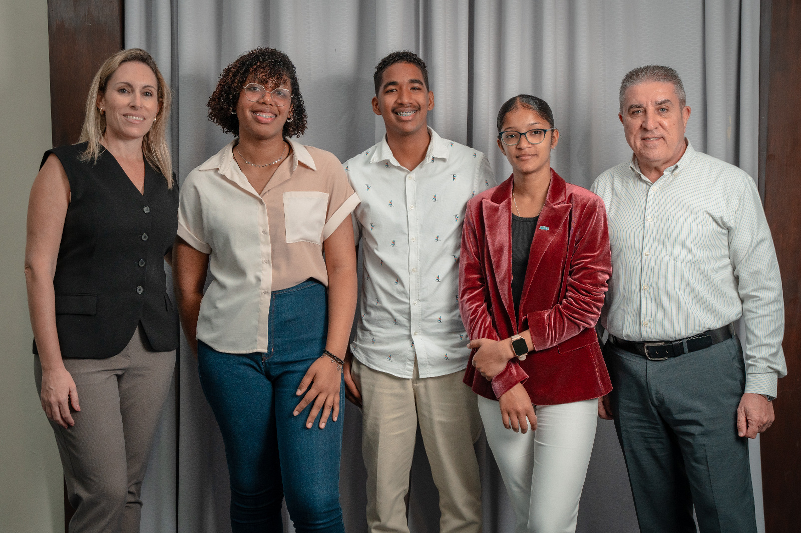 AHRB impulsa el futuro del turismo con becas universitarias para jóvenes de La Romana, Higüey y San Pedro de Macorís