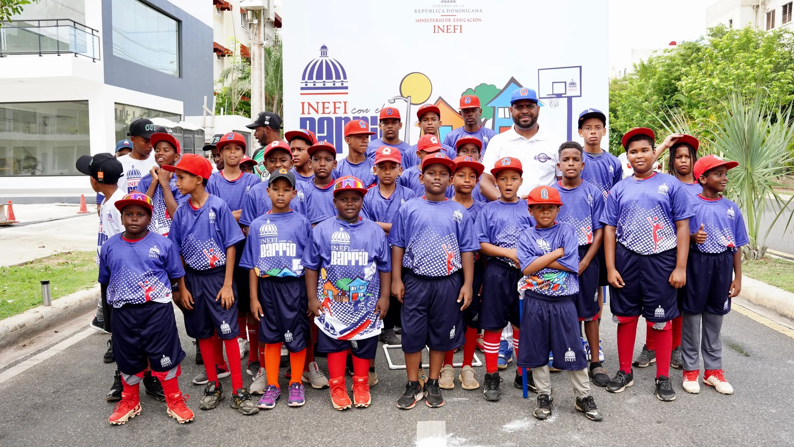 INEFI impacta Ciudad Juan Bosch; lleva deporte, salud y recreación a cientos de estudiantes y comunitarios durante intensa jornada de fin de semana