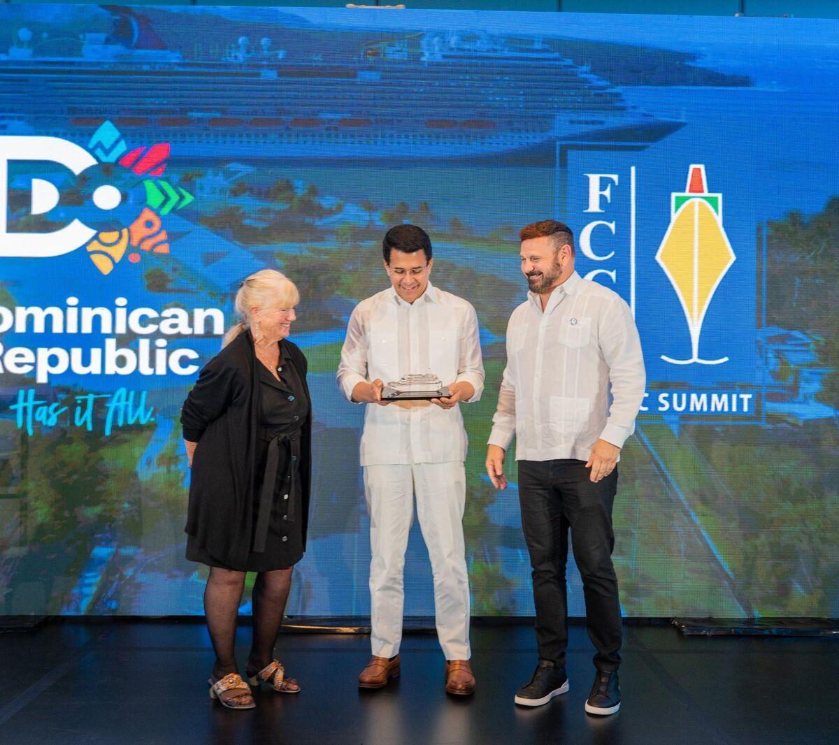 FCCA reconoce a David Collado por impulsar el auge del turismo de cruceros en República Dominicana