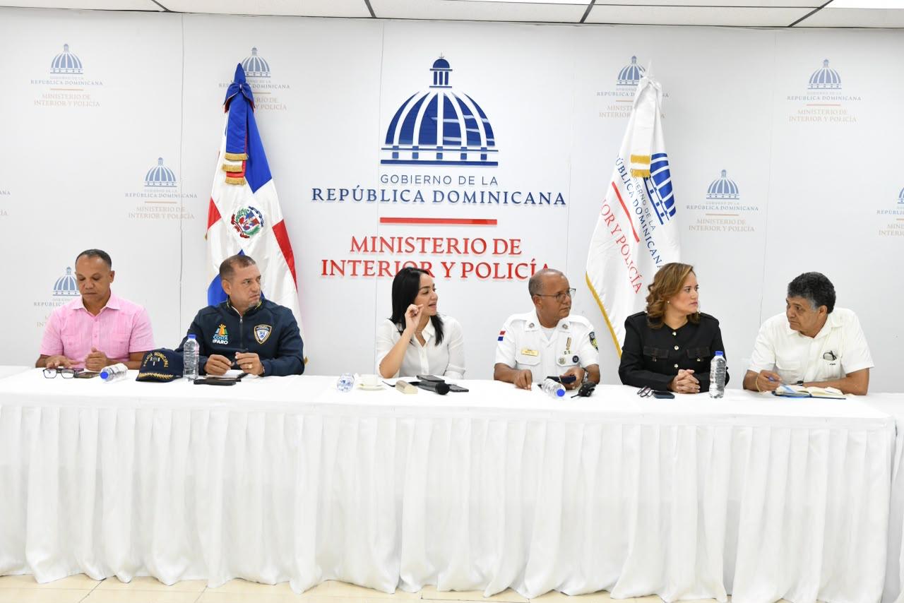 Interior y Policía, Intrant y alcaldías del Gran Santo Domingo coordinan estrategia para regularizar paradas de motoconchistas y fortalecer la seguridad ciudadana