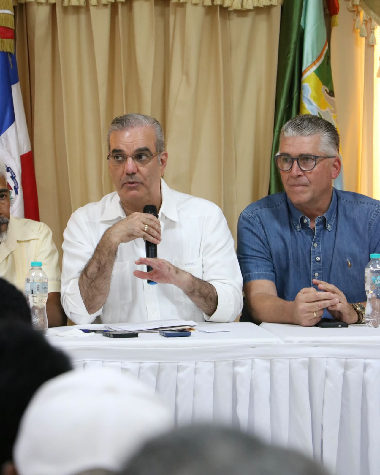 Abinader escucha demandas de ganaderos de Duvergé y reafirma respaldo al desarrollo del sector agropecuario