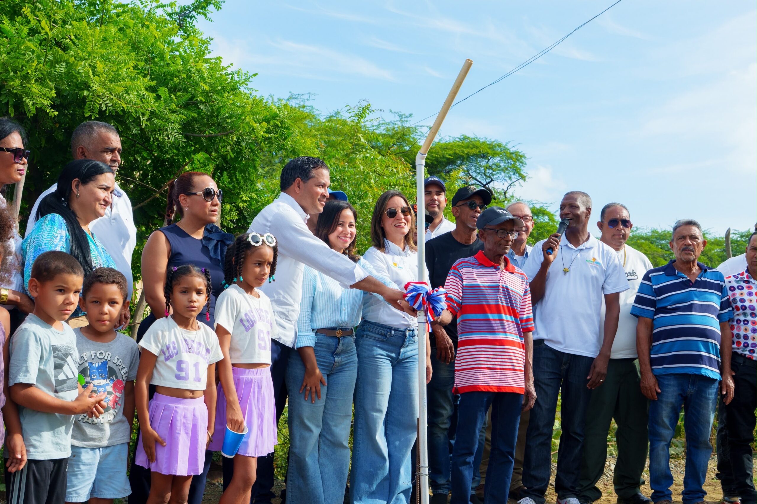 AES Dominicana Energía Renovable impulsa el desarrollo comunitario en Calabaza con acceso a agua potable y energía limpia