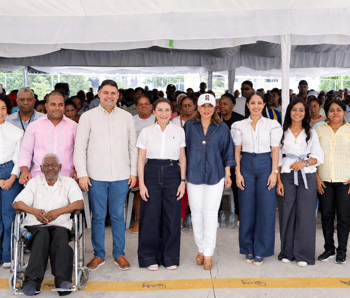 Supérate entrega Bono de Emergencia a 1,481 familias afectadas por las lluvias en el Distrito Nacional