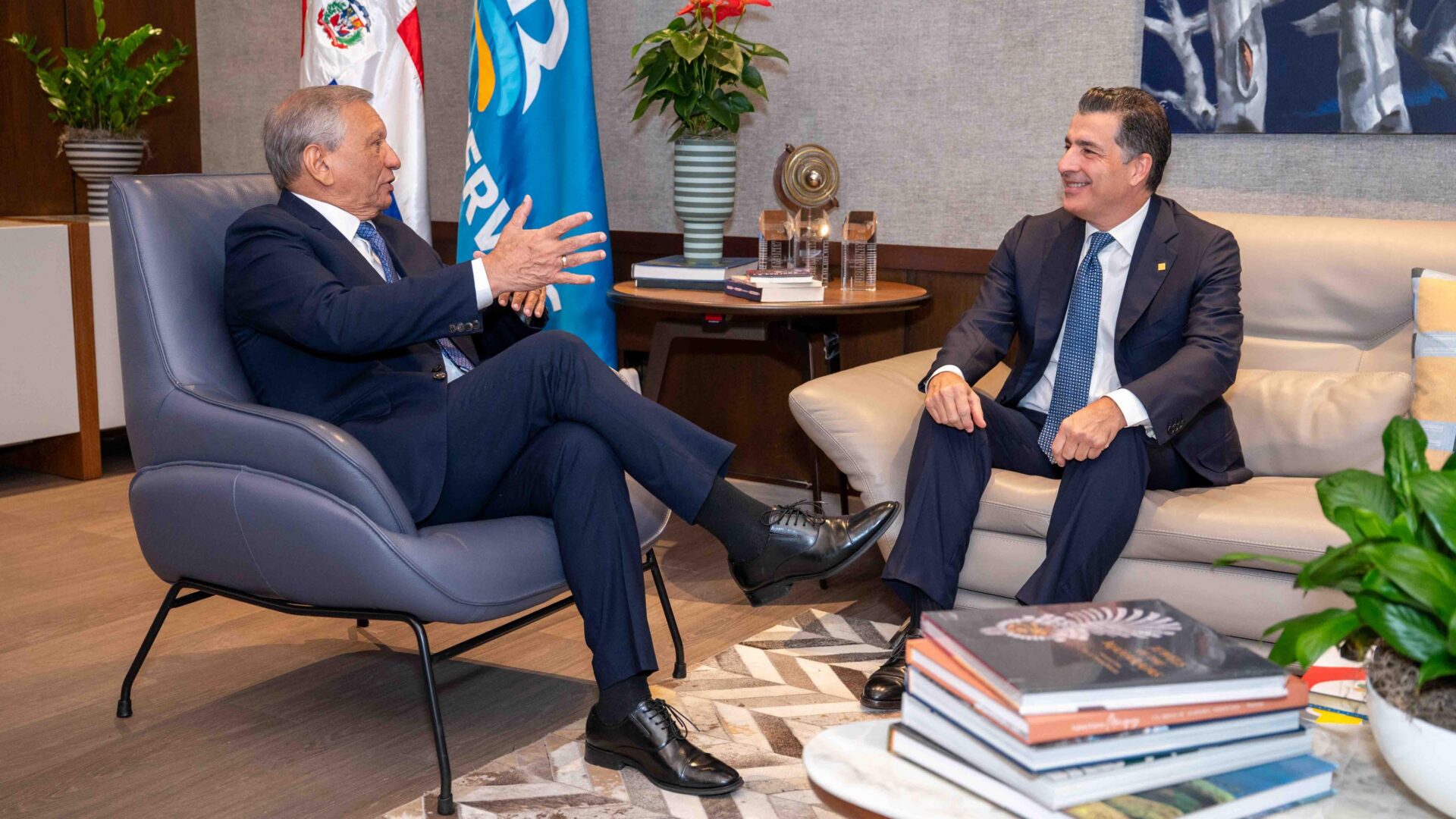 Banreservas y Banco Popular analizan desafíos y perspectivas del sistema financiero dominicano