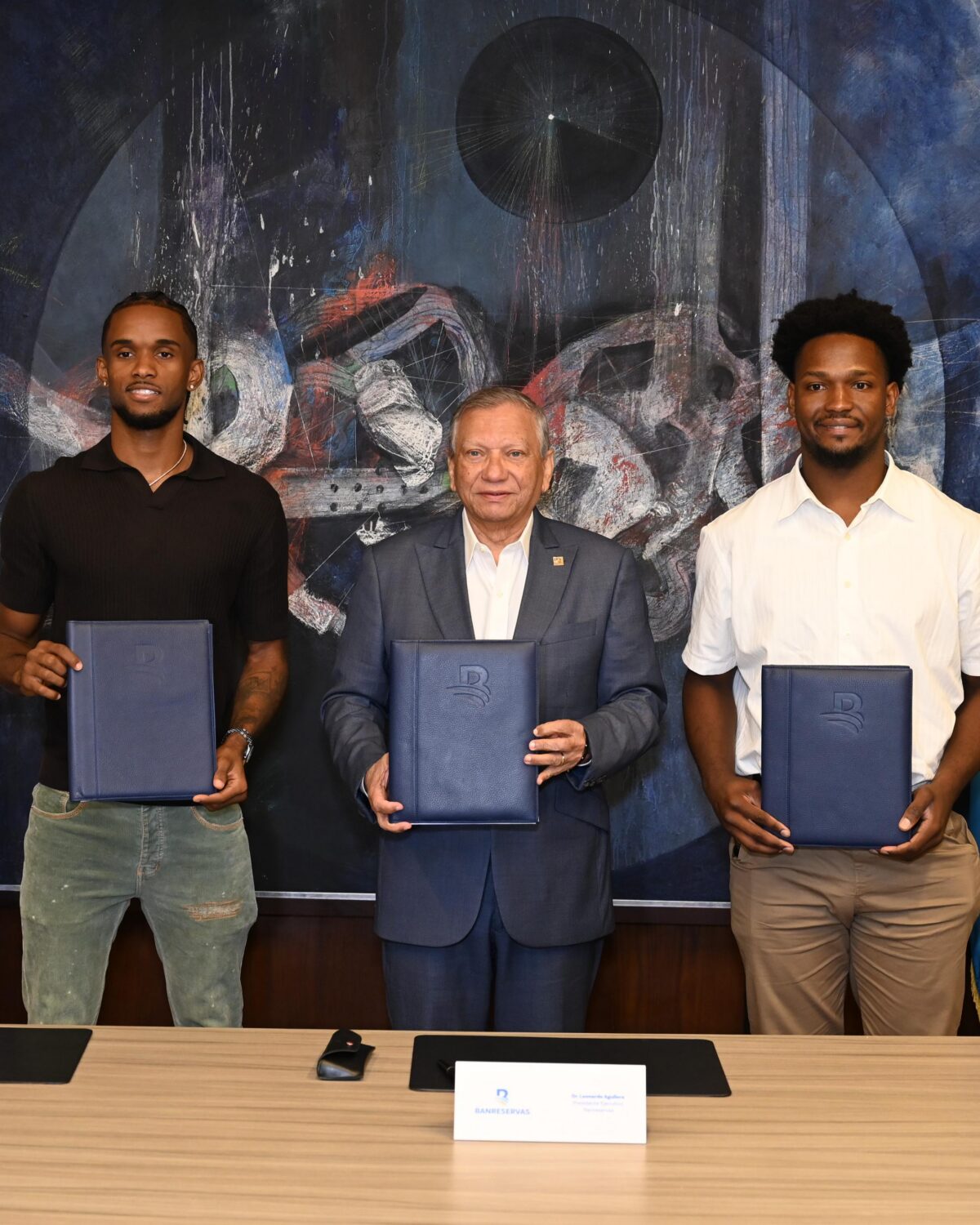 Banreservas incorpora a Jean Montero y Andrés Feliz como embajadores de su marca
