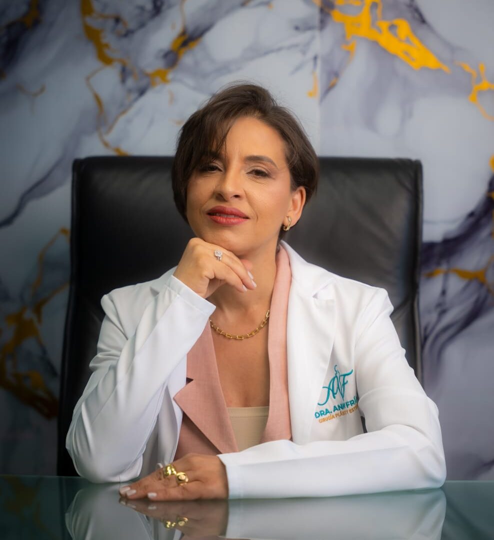 La cirugía plástica transforma vidas más allá de la estética, afirma especialista