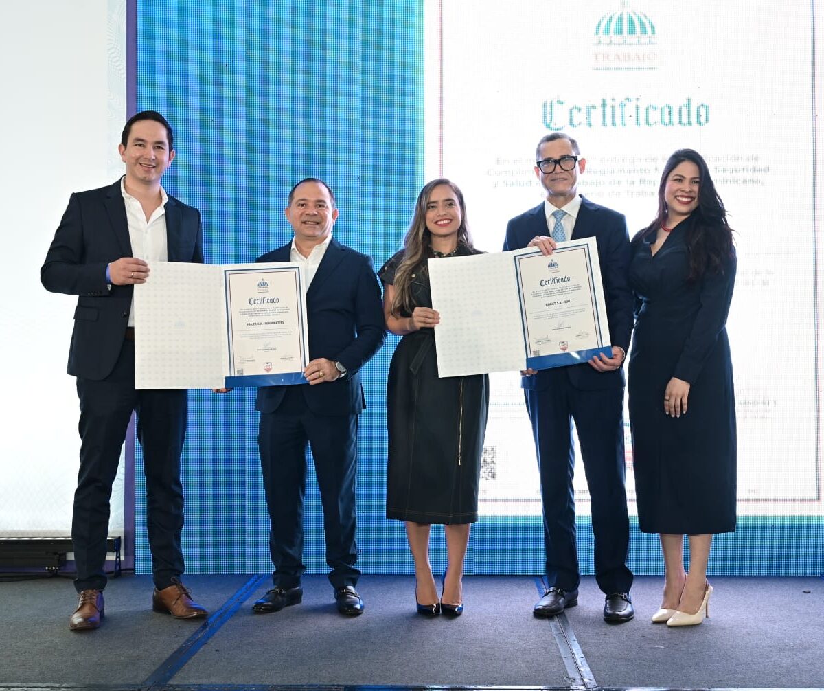Arajet fortalece su cultura de seguridad laboral con certificación del Ministerio de Trabajo