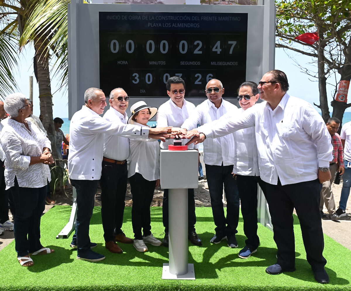 David Collado inicia remodelación del malecón y la playa Los Almendros de Baní con inversión de RD$137 millones
