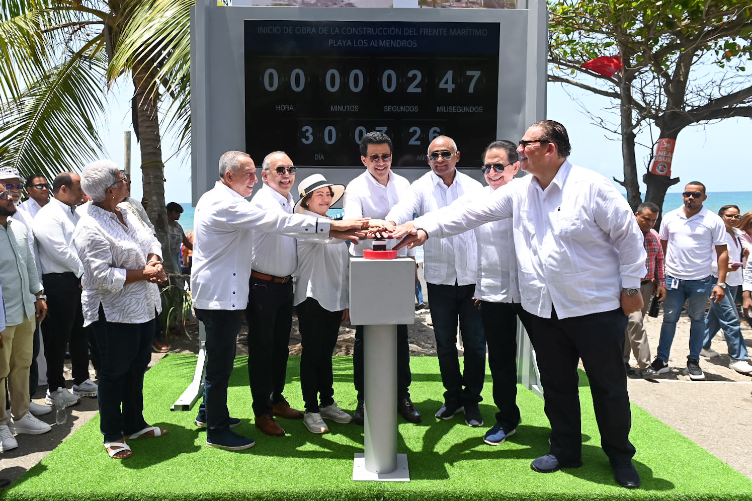 David Collado inicia remodelación del malecón y la playa Los Almendros de Baní con inversión de RD$137 millones