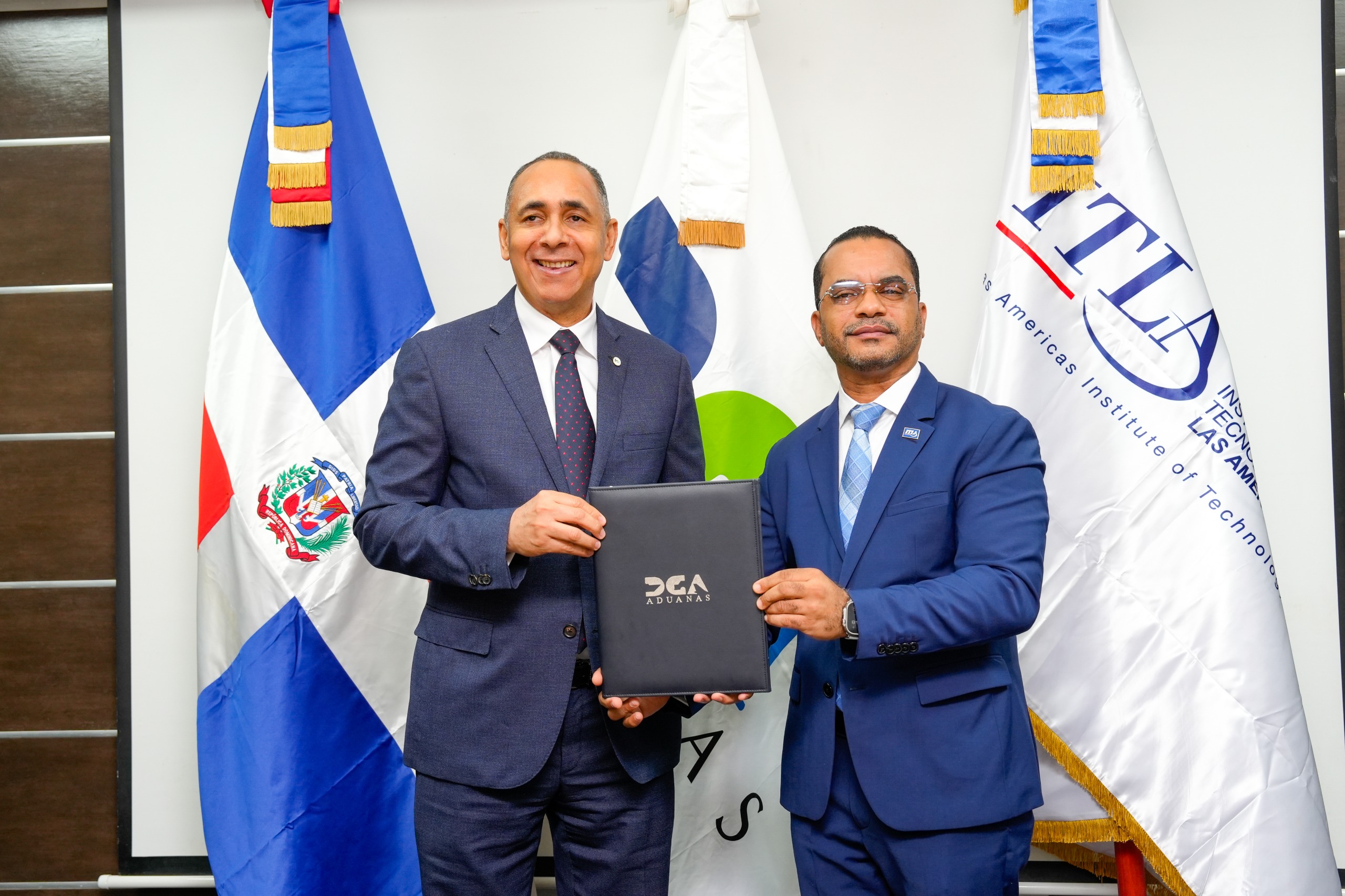 DGA e ITLA impulsan la formación especializada con becas en Logística Inteligente
