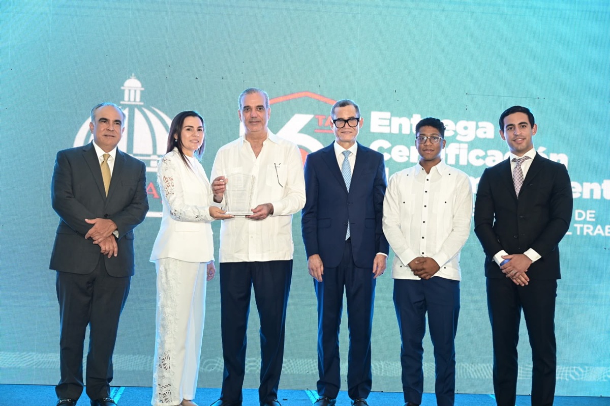 Grob Pharma recibe reconocimiento a la Excelencia y certificación en Seguridad y Salud en el Trabajo