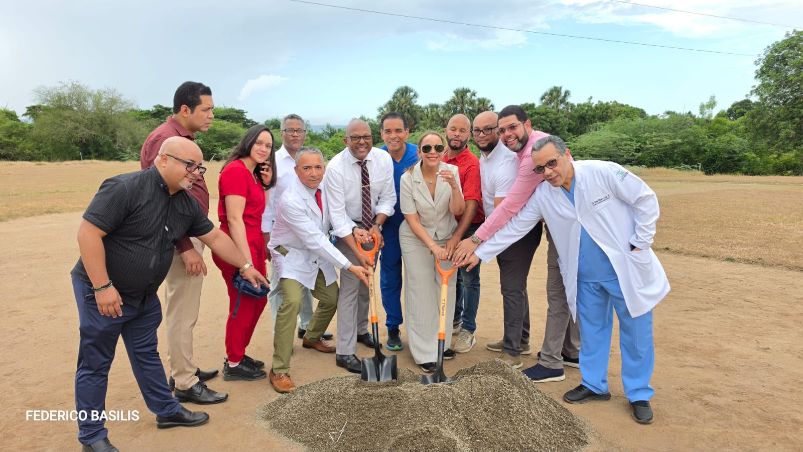 CMD inicia construcción de la Casa Club de Santiago con primer picazo