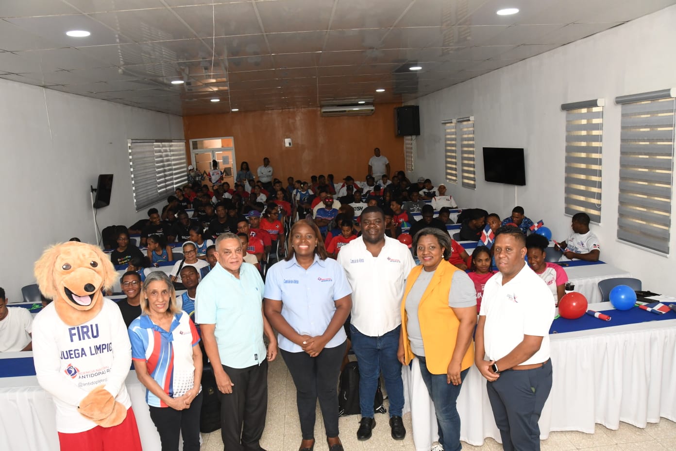 Más de 100 atletas participan en jornada sobre juego limpio y compromiso rumbo a Santo Domingo 2026
