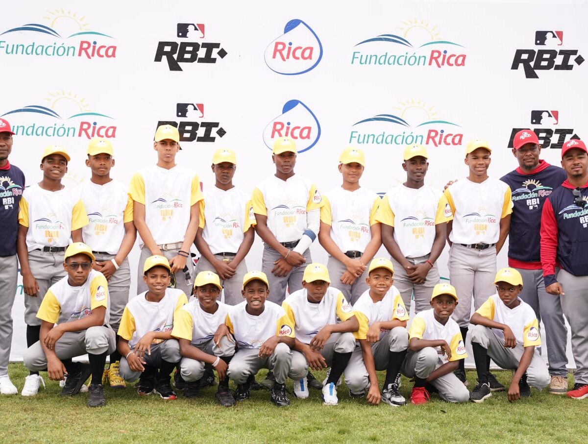 Barrio Duarte campeón 12-13 años del béisbol RBI Fundación Rica