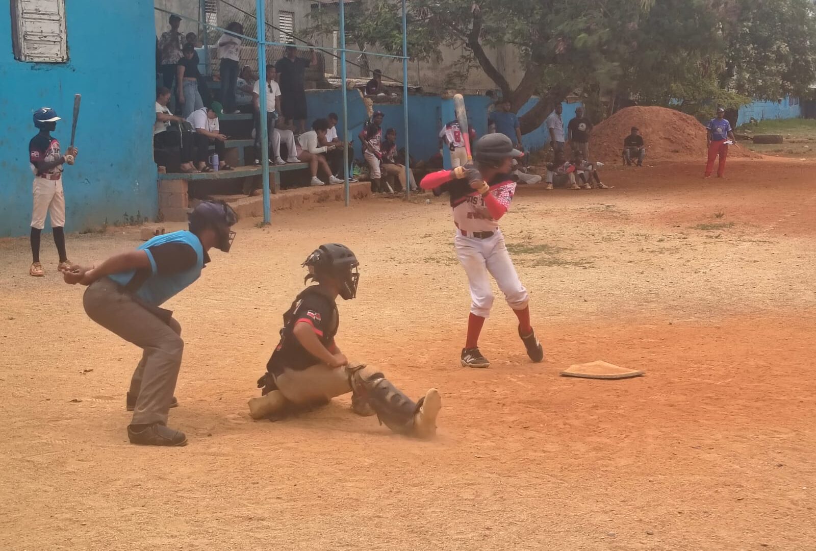 Leopardos de Los Frailes y Buitres de Villa Mella avanzan a la gran final de “La Batalla de las Fieras” 2026