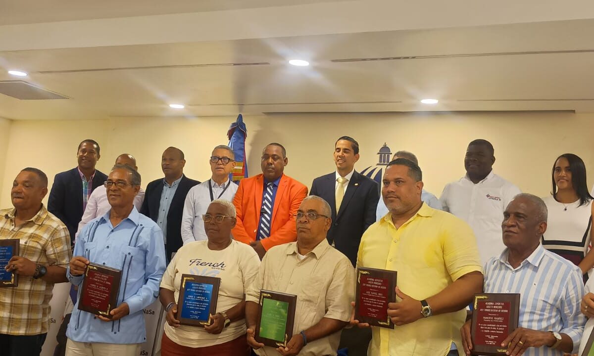 Academia Deportiva Luisito Mercedes anuncia a los medios su XXV Torneo de Béisbol Interno​