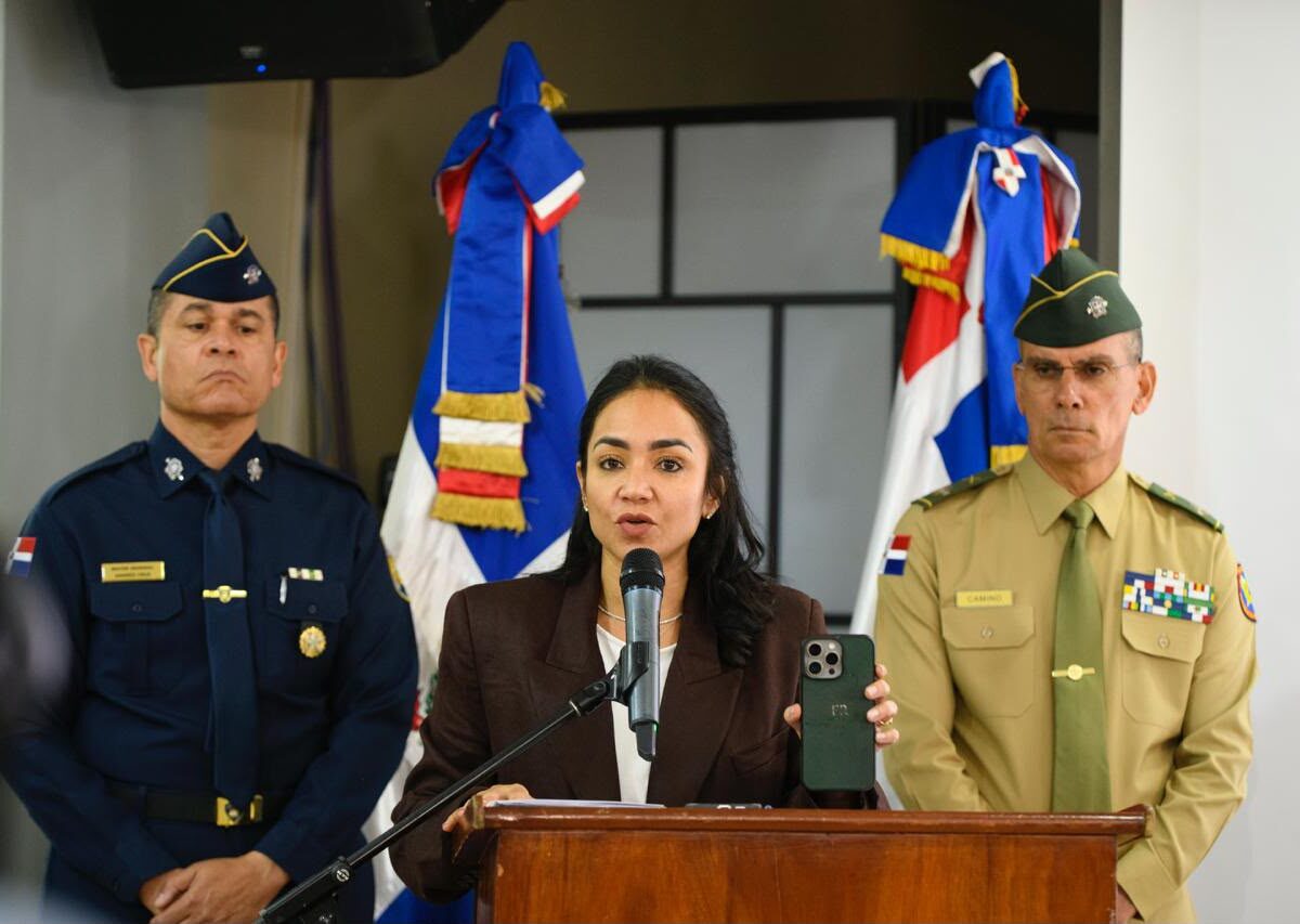 Ministra de Interior: “No vamos a desistir en nuestro empeño de transformar la Policía”, y promete cero impunidad ante abusos