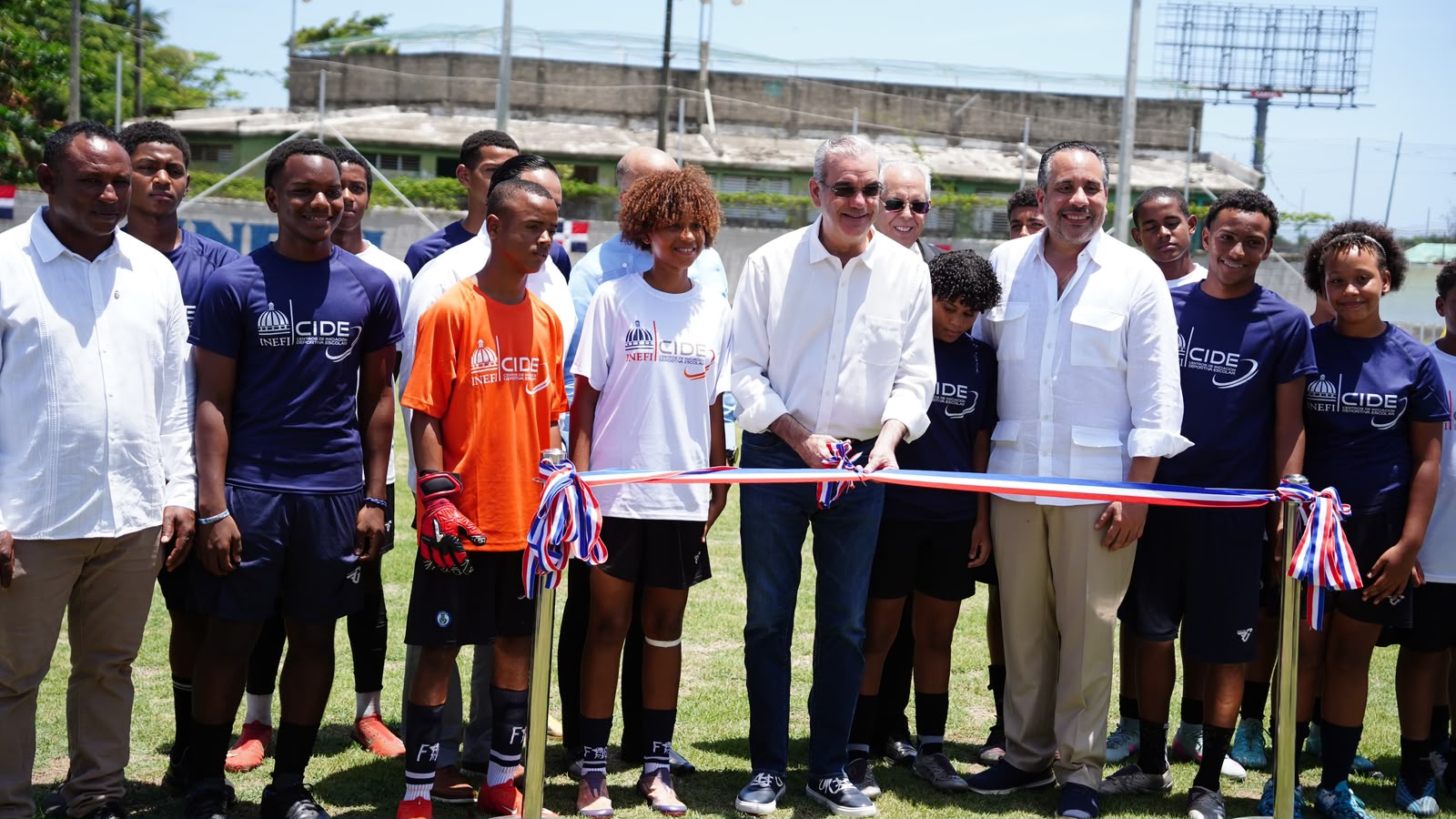 Presidente Luis Abinader y el INEFI fortalecen el deporte escolar con la entrega de moderno complejo deportivo en Hogar Escuela Santo Domingo Savio