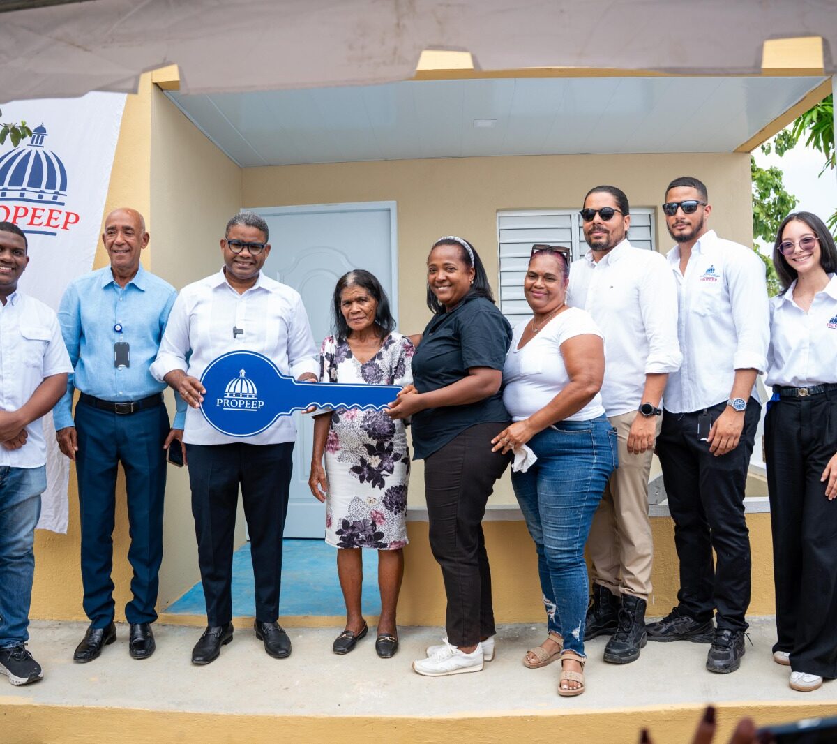 Propeep cumple promesa y entrega vivienda digna a adulta mayor de 73 años en Manoguayabo