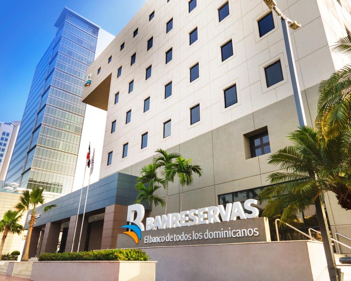 Banreservas es reconocido entre las empresas líderes de Centroamérica y República Dominicana por Revista Summa