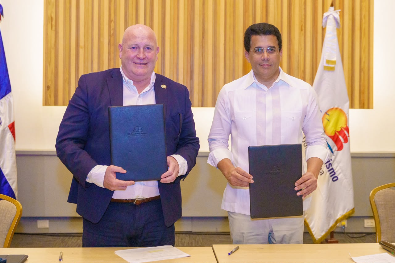 MITUR e ITF firman acuerdo para impulsar la movilidad turística sostenible en República Dominicana