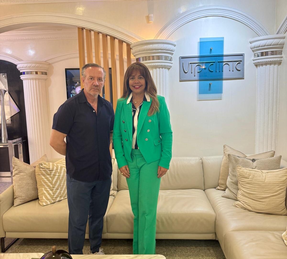 VIP Clinic fortalece la excelencia en el servicio con capacitación impartida por Matty Frías