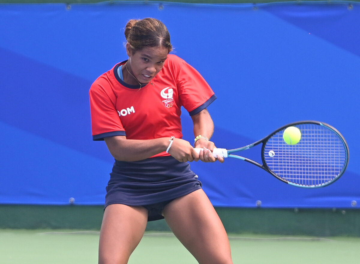 Dominicanas De la Cruz y Zamburek avanzan a segunda ronda en tenis