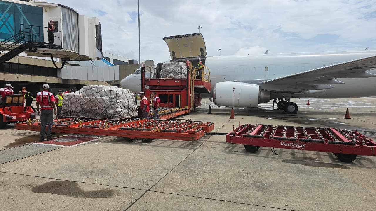 Sky High Dominicana despliega puente de ayuda humanitaria hacia Venezuela