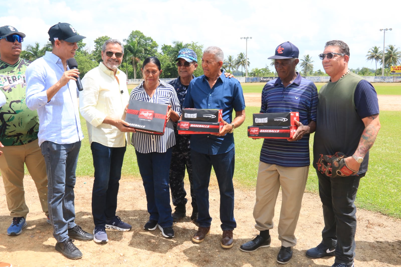 Comisionado de Béisbol valora celebración intercambios deportivos por entidades militares