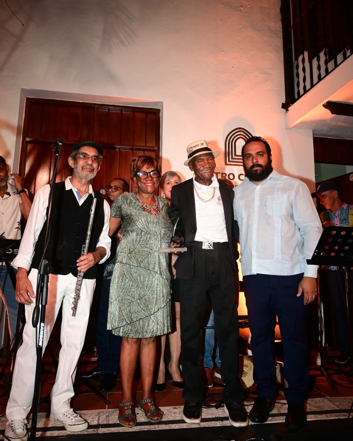 Centro Cultural Banreservas reconoce a Kundengo Minier y César Namnúm por su legado en el son dominicano