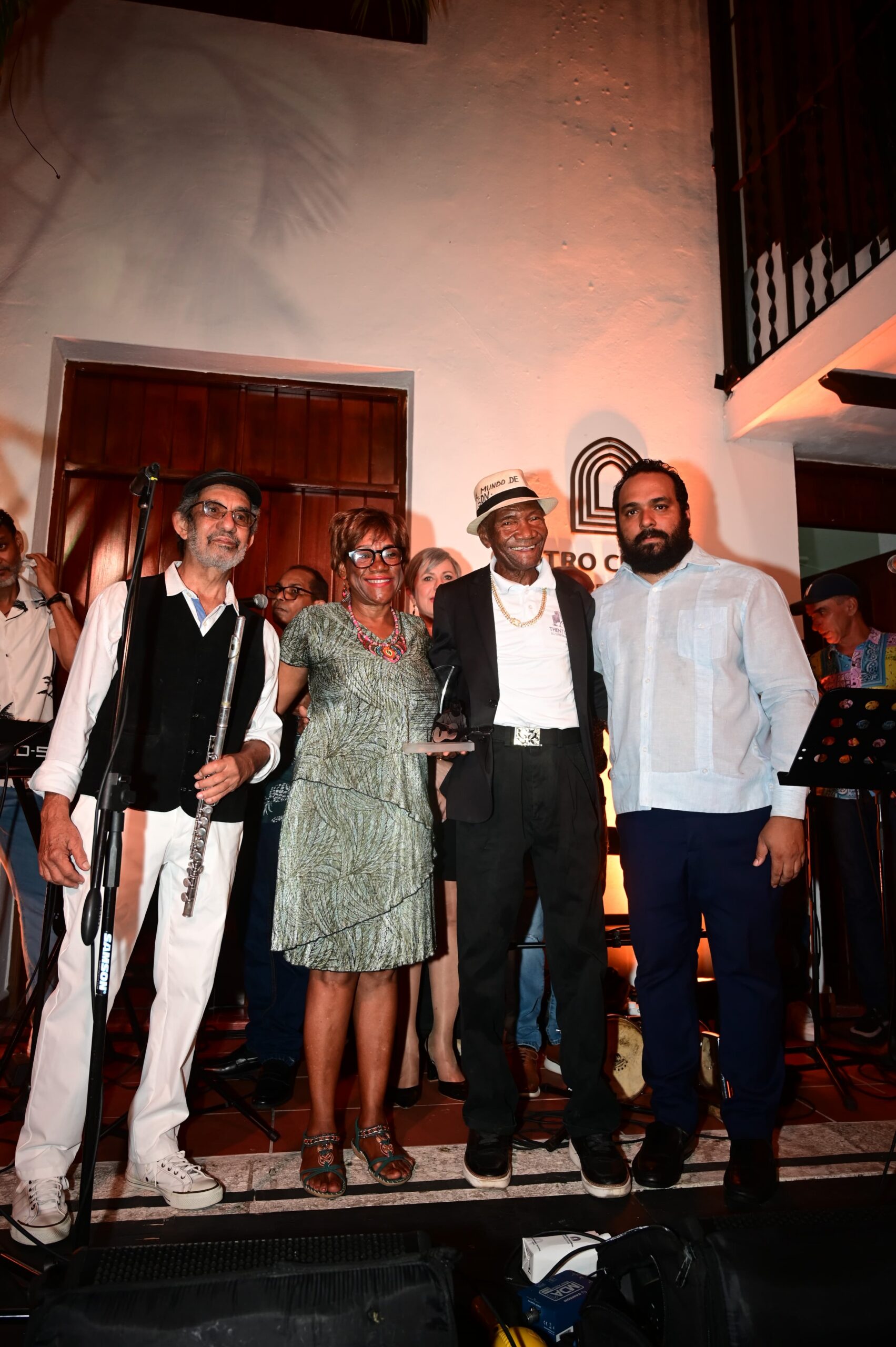 Centro Cultural Banreservas reconoce a Kundengo Minier y César Namnúm por su legado en el son dominicano